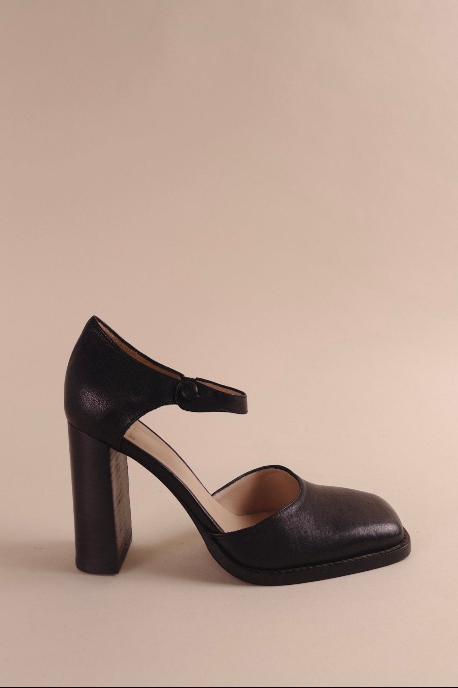 Lauryn Mary Jane in Midnight
